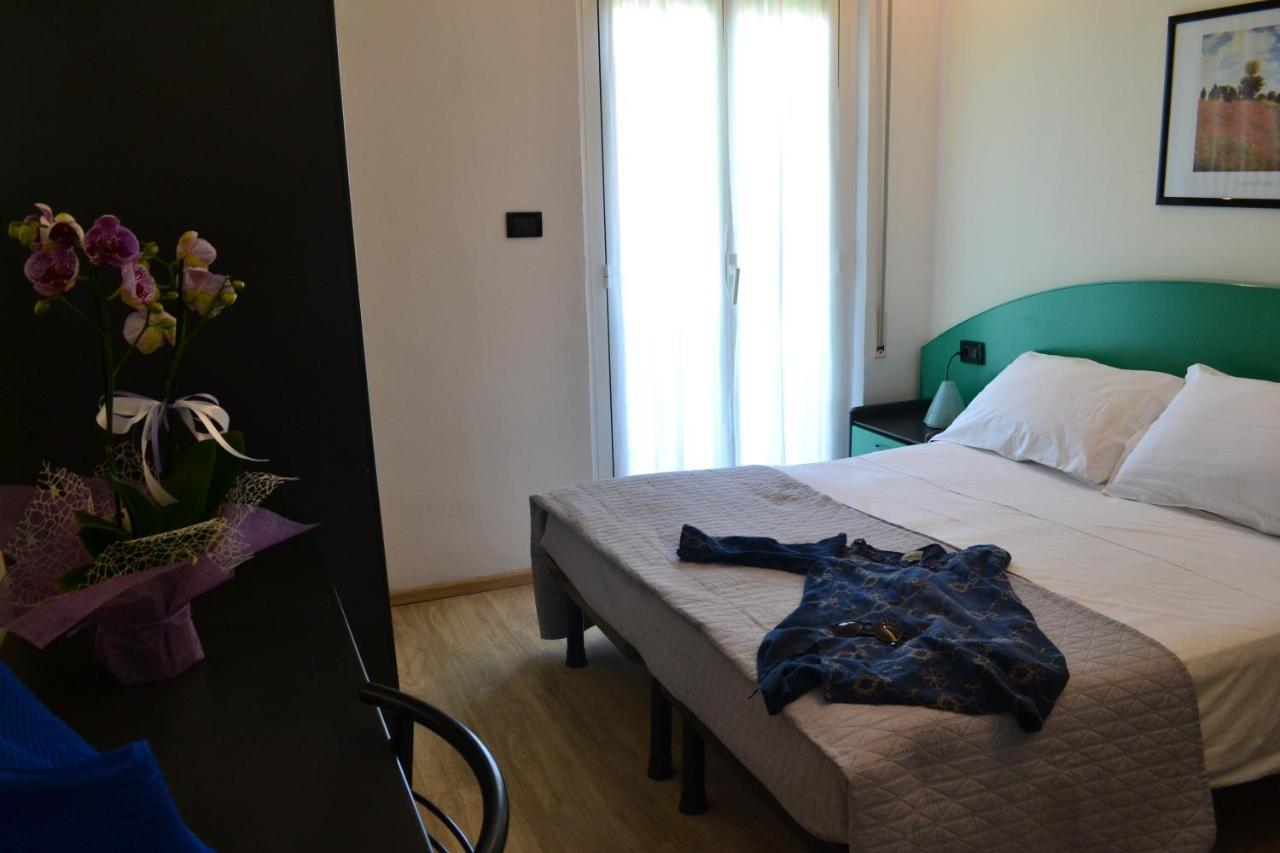 Hotel Tre Stelle Rimini Exteriér fotografie